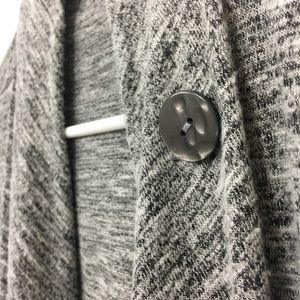 Maunces cardigan great for fall weather🍂🍂